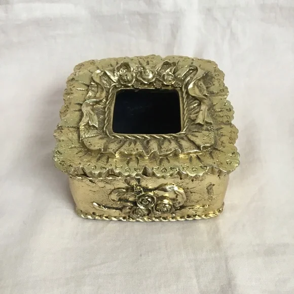 ✨Vintage Victorian Antique Gold Rose Ruffle Ribbon Bow Jewelry Trinket Box